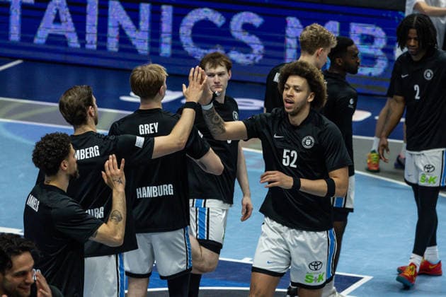 GER, easy-Credit Basketball-Bundesliga, Syntainics MBC - Veolia Towers Hamburg. 10.04.2026, Stadthalle, Weißenfels, GER, easy-Credit Basketball-Bundesliga, Syntainics MBC - Veolia Towers Hamburg. Zacharie Perrin (Veolia Towers Hamburg, 52) Â Foto Alexander Trienitz Weißenfels Stadthalle Sachsen-Anhalt Deutschland