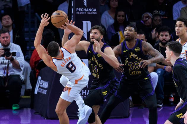 April 10, 2026, Los Angeles, California, USA: Maxi Kleber 14 of the Los Angeles Lakers commits a foul against Grayson Allen 8 of the Phoenix Suns during their regular season NBA, Basketball Herren, USA game on Friday April 10, 2026 at Crypto.com Arena in Los Angeles, California. Lakers defeat Suns, 101-73. ARIANA RUIZ PI Los Angeles USA - ZUMAp124 20260410_zaa_p124_035 Copyright: xArianaxRuizx