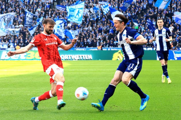 DEU, DFL, 2. FBL, Hertha BSC vs. 1.FC Kaiserslautern, 11.04.2026, Berliner Olympiastadion, Berlin, DEU, DFL, 2. FBL, Hertha BSC vs. 1.FC Kaiserslautern, im Bild Fabian Reese (Hertha BSC Berlin 11), SIMON ASTA (1.FC Kaiserslautern 2) DFL - regulations prohibit any use of Photographs as image sequences and or quasi-video