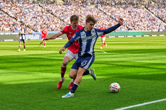 Kennet Eichhorn (Hertha BSC, 23), GER, Hertha BSC vs. ,1. FC Kaiserslautern, 2. Bundesliga, Saison 2025 2026, 29. Spieltag, 11.04.2026 (DFL REGULATIONS PROHIBIT ANY USE OF PHOTOGRAPHS AS IMAGE SEQUENCES AND OR QUASI - VIDEO). GER, Hertha BSC vs. ,1. FC Kaiserslautern, 2. Bundesliga, Saison 2025 2026, 29. Spieltag, 11.04.2026 Berlin