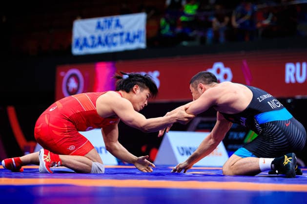 Senior Wrestling Asian Championships 74kg FS - Yoshinosuke Aoyagi (JPN) df. Sumiyabazar Zandanbud (MGL) *** Senior Wrestling Asian Championships 74kg FS Yoshinosuke Aoyagi JPN df Sumiyabazar Zandanbud MGL Copyright: xKostadinxAndonovx xUnitedxWorldxWrestlingx Kostadin Andonov United World Wrestling