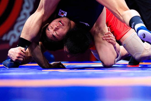 Senior Wrestling Asian Championships 86kg FS - Bolat Sakayev (KAZ) df. Gyeongyeon Lee (KOR) *** Senior Wrestling Asian Championships 86kg FS Bolat Sakayev KAZ df Gyeongyeon Lee KOR Copyright: xKostadinxAndonovx xUnitedxWorldxWrestlingx Kostadin Andonov United World Wrestling