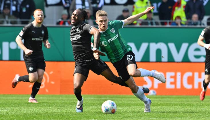 11.04.2026 - Fussball - Saison 2025 2026 - 2. Fussball - Bundesliga - 29. Spieltag: SC Preußen Preussen Münster SCP - SpVgg Greuther Fürth SGF ( Kleeblatt ) - Sportfoto Zink - xwoxzix - DFL regulations prohibit any use of photographs as image sequences and or quasi-video - only for editorial use - Noel Futkeu (9, SpVgg Greuther Fürth ) Jano ter Horst (27, Preußen Münster )