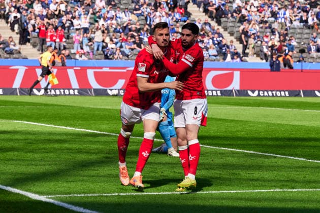 1. FC Kaiserslautern, jubelt ueber Tor zum, 1:0, von Mergim Berisha (1. FC Kaiserslautern, 20), Semih Sahin (1. FC Kaiserslautern, 08), GER, Hertha BSC vs. ,1. FC Kaiserslautern, 2. Bundesliga, Saison 2025 2026, 29. Spieltag, 11.04.2026 (DFL REGULATIONS PROHIBIT ANY USE OF PHOTOGRAPHS AS IMAGE SEQUENCES AND OR QUASI - VIDEO). GER, Hertha BSC vs. ,1. FC Kaiserslautern, 2. Bundesliga, Saison 2025 2026, 29. Spieltag, 11.04.2026 Berlin
