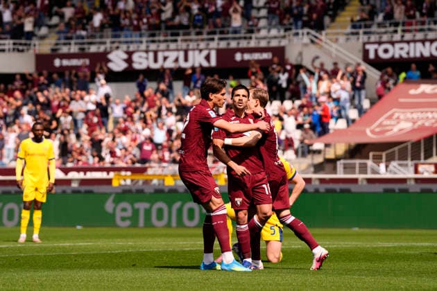 Torino™s Giovanni Simeone celebrates after scoring the 1-0 goal for his team during the Serie A soccer match between Torino Fc and Hellas Verona at the Stadio Olimpico Grande Torino in Turin, north west Italy - April 11, 2026. - Soccer  Copyright: xFabioxFerrari LaPressex
