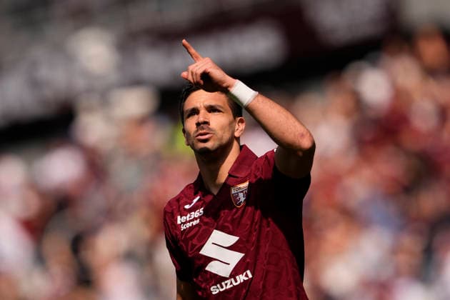 Torino™s Giovanni Simeone celebrates after scoring the 1-0 goal for his team during the Serie A soccer match between Torino Fc and Hellas Verona at the Stadio Olimpico Grande Torino in Turin, north west Italy - April 11, 2026. - Soccer  Copyright: xFabioxFerrari LaPressex