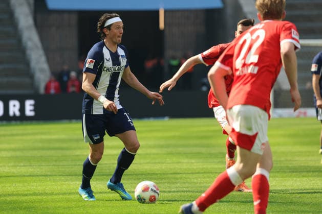 BERLIN, DEUTSCHLAND - APRIL 11: Fabian Reese (Hertha, 11) controls the ball, during the match in the 2. German Bundesliga: Hertha BSC - 1. FC Kaiserslautern at Olympiastadion on matchday 29 on April 11, 2026 in Berlin, Deutschland. DFB regulations prohibit any use of photographs as image sequences and or quasi video. Berlin Deutschland Copyright: xO.Frankex