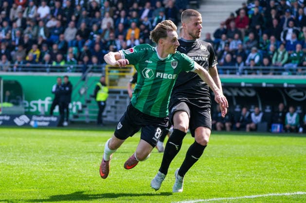 Deutschland: Fussball 2. Bundesliga, Saison 2025 26, 29. Spieltag, Preußen Münster vs SpVgg Greuther Fürth, 11.04.2026, LVM Preußenstadion (Münster, Nordrhein-Westfalen) Joshua Mees (Preußen Münster, 8) Brynjar Ingi Bjarnason (SpVgg Greuther Fürth, 25)