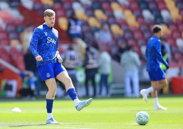 Jarrad Branthwaite of Everton during their side s warm up Brentford v Everton, Premier League, Football, Gtech Community Stadium, London, UK - 11 Apr 2026London Gtech Community Stadium United Kingdom EDITORIAL USE ONLY No use with unauthorised audio, video, data, fixture lists, club league logos or live services. Online in-match use limited to 120 images, no video emulation. No use in betting, games or single club league player publications. Copyright: xGeorgexTewkesbury Shutterstockx 16823546ag
