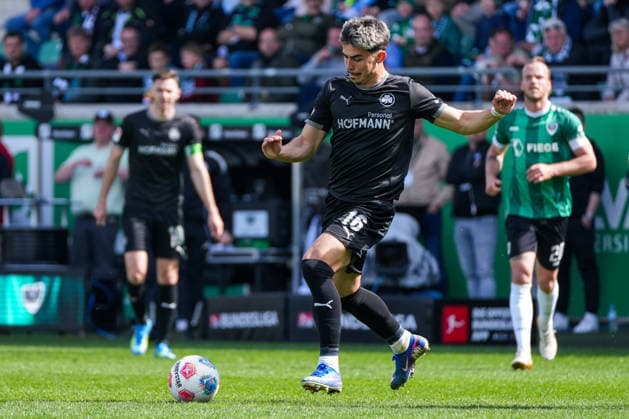 Deutschland: Fussball 2. Bundesliga, Saison 2025 26, 29. Spieltag, Preußen Münster vs SpVgg Greuther Fürth, 11.04.2026, LVM Preußenstadion (Münster, Nordrhein-Westfalen) Aaron Keller (SpVgg Greuther Fürth, 16)