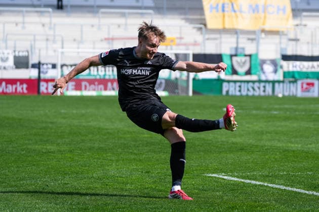 Deutschland: Fussball 2. Bundesliga, Saison 2025 26, 29. Spieltag, Preußen Münster vs SpVgg Greuther Fürth, 11.04.2026, LVM Preußenstadion (Münster, Nordrhein-Westfalen) Jannik Dehm (SpVgg Greuther Fürth, 23)