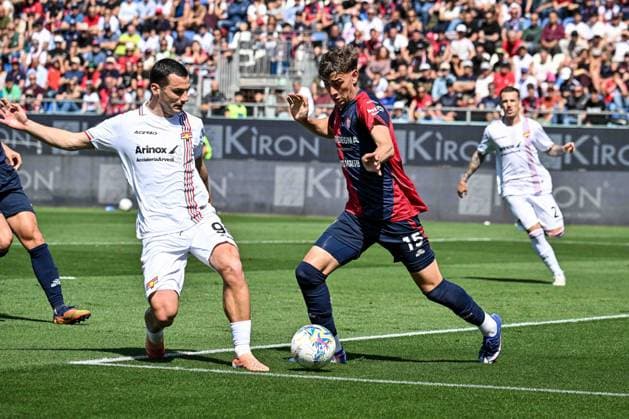 CALCIO - Serie A - Cagliari Calcio vs US Cremonese Juan Rodriguez of Cagliari Calcio during Cagliari Calcio vs US Cremonese, Italian soccer Serie A match in Cagliari, Italy, April 11 2026 Cagliari Italy  Copyright: xIPAxSport ABACAx