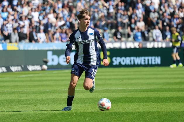 BERLIN, DEUTSCHLAND - APRIL 11: Kennet Eichhorn (Hertha, 23) controls the ball, during the match in the 2. German Bundesliga: Hertha BSC - 1. FC Kaiserslautern at Olympiastadion on matchday 29 on April 11, 2026 in Berlin, Deutschland. DFB regulations prohibit any use of photographs as image sequences and or quasi video. Berlin Deutschland Copyright: xO.Frankex