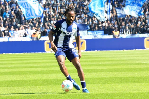 DEU, DFL, 2. FBL, Hertha BSC vs. 1.FC Kaiserslautern, 11.04.2026, Berliner Olympiastadion, Berlin, DEU, DFL, 2. FBL, Hertha BSC vs. 1.FC Kaiserslautern, im Bild Deyovaisio Zeefuik (Hertha BSC Berlin 42) DFL - regulations prohibit any use of Photographs as image sequences and or quasi-video
