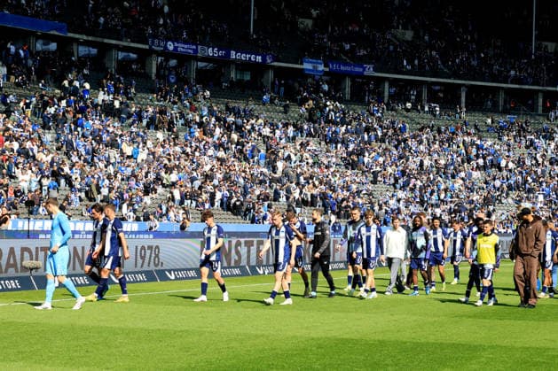 DEU, DFL, 2. FBL, Hertha BSC vs. 1.FC Kaiserslautern, 11.04.2026, Berliner Olympiastadion, Berlin, DEU, DFL, 2. FBL, Hertha BSC vs. 1.FC Kaiserslautern, im Bild Hertha-Spielerkreis DFL - regulations prohibit any use of Photographs as image sequences and or quasi-video