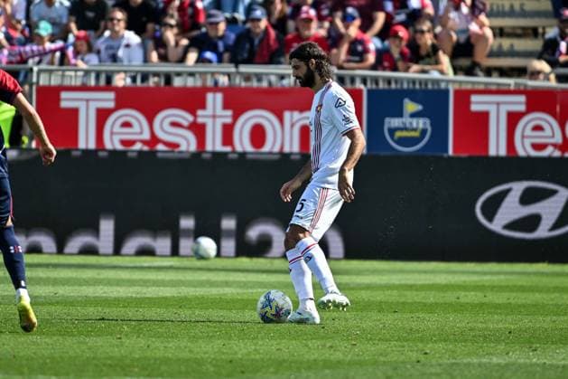 Sebastiano Luperto of US Cremonese during Cagliari Calcio vs US Cremonese, Italian soccer Serie A match in Cagliari, Italy, April 11 2026  Copyright: xLuigixCanu IPAxSportx xipa-agency.netx xx IPA_73887674 IPA_Agency_IPA73887674