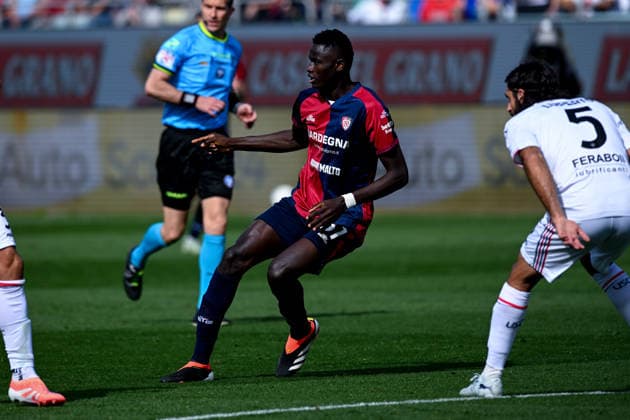 Cagliari s Yael Fritz Junior Trepy in action during the Serie A soccer match between Cagliari Calcio and US Cremonese at the Unipol Domus in Cagliari, Sardinia - Saturday 11st April 2026. - Soccer  Copyright: xGianlucaxZuddas LaPressex