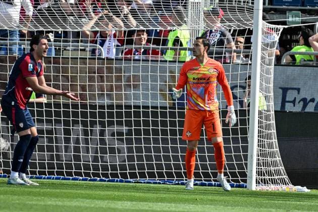 Emil Audero of US Cremonese during Cagliari Calcio vs US Cremonese, Italian soccer Serie A match in Cagliari, Italy, April 11 2026  Copyright: xLuigixCanu IPAxSportx xipa-agency.netx xx IPA_73888053 IPA_Agency_IPA73888053