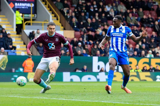 Burnley v Brighton and Hove Albion, Premier League Danny Welbeck (18) of Brighton & Hove Albion has a shot on goal during the Premier League match between Burnley and Brighton and Hove Albion at Turf Moor, Burnley, UK on 11 April 2026. Burnley Turf Moor Lancashire UK Editorial use only DataCo restrictions apply See www.football-dataco.com , Copyright: xConorxMolloyx PSI-24053-0041