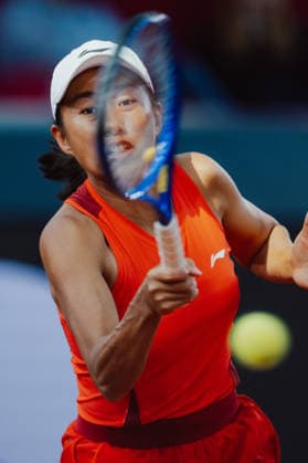 TENNIS - WTA, Tennis Damen Upper Austria Ladies Linz LINZ,AUSTRIA,11.APR.26 - TENNIS - WTA Tour, Upper Austria Ladies Linz. Image shows Shuai Zhang (CHN).  GEPAxpictures xAlexanderxSolc