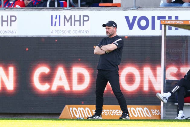 Steffen Baumgart (Trainer, 1.FC Union Berlin) beim Spiel zwischen 1.FC Heidenheim v 1.FC Union Berlin, Fußball, Herren, Bundesliga, 2025 2026, 29.Spieltag am 11.04.2026 in Heidenheim, Voith-Arena. DFL and DFB regulations prohibit any use of photographs as image sequences and or quasi-video. Baden-Württemberg Deutschland *** Steffen Baumgart Trainer, 1 FC Union Berlin beim Spiel zwischen 1 FC Heidenheim v 1 FC Union Berlin, Fußball, Herren, Bundesliga, 2025 2026, 29 Spieltag am 11 04 2026 in Heidenheim, Voith Arena DFL and DFB regulations prohibit any use of photographs as image sequences and or quasi video Baden Württemberg Germany