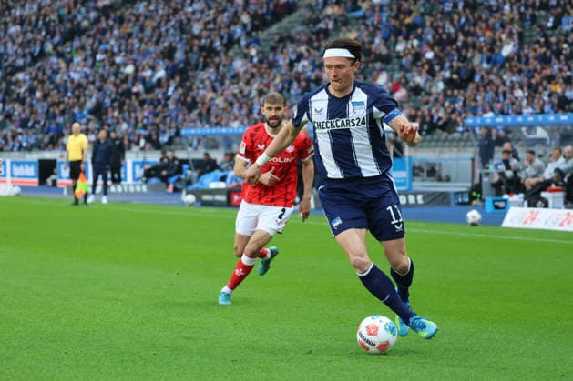 BERLIN, DEUTSCHLAND - APRIL 11: Fabian Reese (Hertha, 11) controls the ball, during the match in the 2. German Bundesliga: Hertha BSC - 1. FC Kaiserslautern at Olympiastadion on matchday 29 on April 11, 2026 in Berlin, Deutschland. DFB regulations prohibit any use of photographs as image sequences and or quasi video. Berlin Deutschland Copyright: xO.Frankex