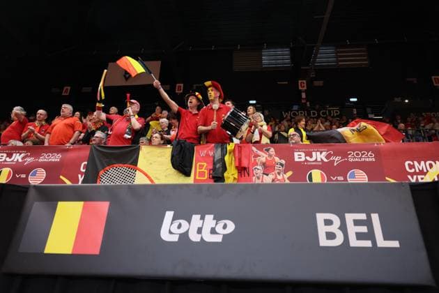 Belgian fans pictured during the fourth game between Belgian Minnen and US Jovic on the second day of the qualifiers of the Billie Jean King Cup tennis between Belgium and the USA, in Oostende, Belgium, on Saturday 11 April 2026. The meeting takes place on 10 and 11th April. PHOTO BENOITxDOPPAGNE  x170484755x