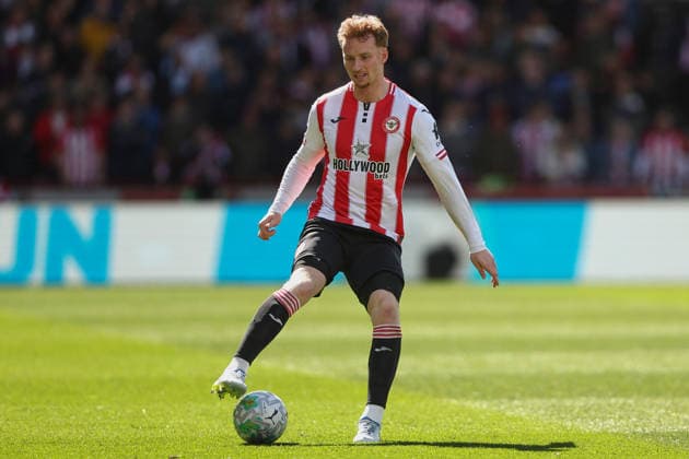 Brentford v Everton, Premier League Sepp van den Berg of Brentford during the Brentford v Everton Premier League match at the Gtech Community Stadium, London, England on 11 April 2026 Credit: Ian Stephen Every Second Media Editorial use only. All images are copyright Every Second Media Limited. No images may be reproduced without prior permission. All rights reserved. Premier League and Football League images are subject to licensing agreements with Football DataCo Limited. see https: www.football-dataco.com Copyright: xIMAGO EveryxSecondxMediax ESM-1902-0036 IanxStephenx xEveryxSecondxMediax