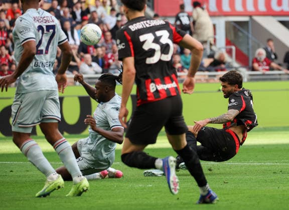 Foto IPP Roberto Bregani Milano 11-04-2026 Calcio Campionato di Serie A 2025 2026, Milan- Udinese Nella foto Christian Pulisic del Milan in azione contro Oumar Solet Bomawoko dell Udinese. Italy Photo Press World Copyright. italy ITALY  Copyright: xR4924_italyphotopressx