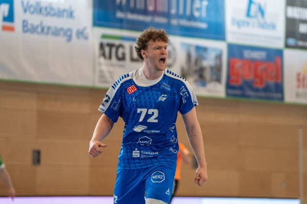 Handball I Herren I Saison 2025-2026 I 2. Bundesliga I 27. Spieltag I HC Oppenweiler Backnang - Dessau-Roßlauer HV I 11.04.2026 Tim Maximilian Hertzfeld (72, Dessau-Roßlauer HV 06) jubelt Backnang Murrtal Arena Baden-Württemberg Deutschland Copyright: xLobeca MaxxPetershansx