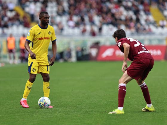 Torino FC v Hellas Verona FC - Serie A Jean-Daniel Akpa Akpro participates in the Serie A 2025-2026 match between Torino and Verona in Torino, Italy, on April 11, 2026. Torino Italy  Copyright: xLorisxRosellix originalFilename:roselli-torinovv260411_npKWZ.jpg