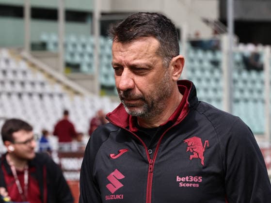 Torino FC v Hellas Verona FC - Serie A Roberto D Aversa participates in the Serie A 2025-2026 match between Torino and Verona in Torino, Italy, on April 11, 2026. Torino Italy  Copyright: xLorisxRosellix originalFilename:roselli-torinovv260411_npNeZ.jpg