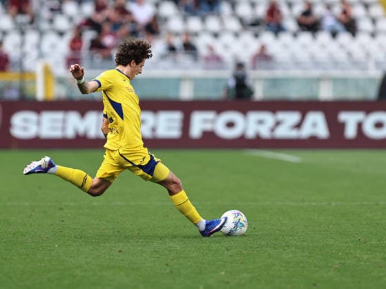 Torino FC v Hellas Verona FC - Serie A Domagoj Bradaric participates in the Serie A 2025-2026 match between Torino and Verona in Torino, Italy, on April 11, 2026. Torino Italy  Copyright: xLorisxRosellix originalFilename:roselli-torinovv260411_nppNA.jpg