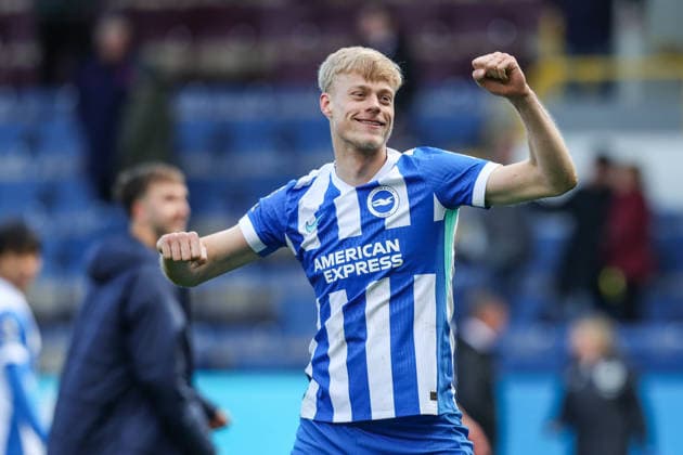 Burnley v Brighton & Hove Albion, Premier League Jan Paul van Hecke of Brighton & Hove Albion celebrates the win during the Burnley v Brighton & Hove Albion Premier League match at Turf Moor, Burnley, England on 11 April 2026 Credit: Richard Bierton Every Second Media Editorial use only. All images are copyright Every Second Media Limited. No images may be reproduced without prior permission. All rights reserved. Premier League and Football League images are subject to licensing agreements with Football DataCo Limited. see https: www.football-dataco.com Copyright: xIMAGO EveryxSecondxMediax ESM-1901-0054 RichardxBiertonx xEveryxSecondxMediax