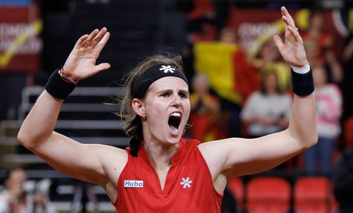 Belgian Greet Minnen celebrates winning her match the fourth game between Belgian Minnen and US Jovic on the second day of the qualifiers of the Billie Jean King Cup tennis between Belgium and the USA, in Oostende, Belgium, on Saturday 11 April 2026. The meeting takes place on 10 and 11th April. PHOTO BENOITxDOPPAGNE  x170491698x