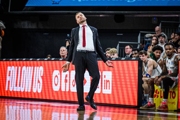 Head Coach Anton Gavel (BMA365 Bamberg Baskets) gestikuliert, gestik, gestures, ratiopharm ulm vs BMA365 Bamberg Baskets