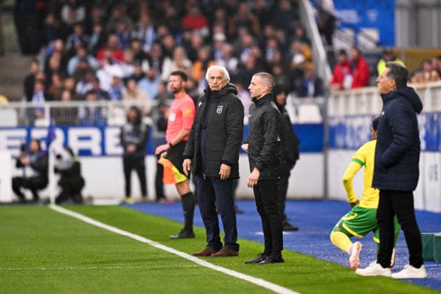AJ Auxerre v FC Nantes - Ligue 1 McDonald s 2025 2026 Vahid HALILHODZIC (Entraineur Nantes FCN) during the Ligue 1 McDonald s match between Auxerre and Nantes at Stade Abbe Deschamps on April 11, 2026 in Auxerre, France. Auxerre France  Copyright: xFEPx 776348346