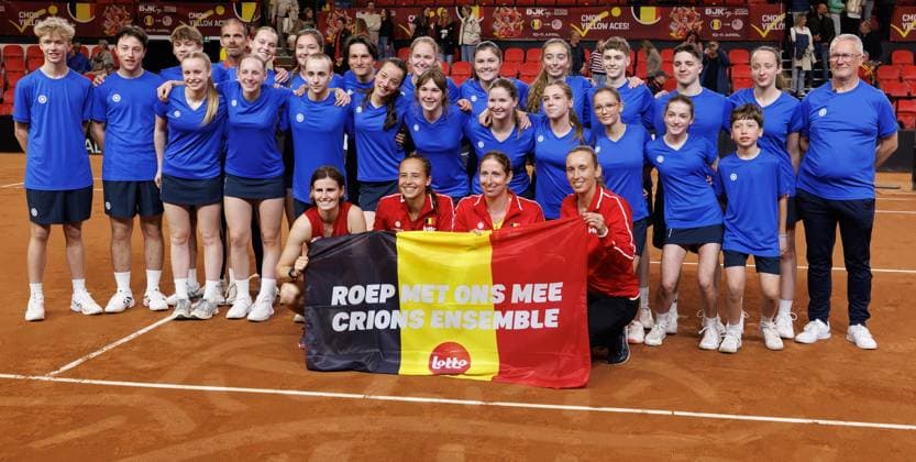 Belgian Greet Minnen, Belgian Hanne Vandewinkel, Belgian Magali Kempen and Belgian Elise Mertens pose with Ball catchers after the fourth game between Belgian Minnen and US Jovic on the second day of the qualifiers of the Billie Jean King Cup tennis between Belgium and the USA, in Oostende, Belgium, on Saturday 11 April 2026. The meeting takes place on 10 and 11th April. PHOTO BENOITxDOPPAGNE  x170494729x