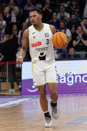 Barmer 2. Basketball Bundesliga ProA, BG Goettingen vs. BBC Bayreuth, Sparkassen-Arena Goettingen; 11.04.2026 ProA, Goettingen, Germany - 11.04.2026: Rayshawn Mart (BBC Bayreuth, 3) am Ball, Barmer ProA 2. Basketball Bundesliga, Spiel der BG Goettingen vs. BBC Bayreuth, Sparkassen-Arena Goettingen Copyright: xBEAUTIFULxSPORTS Freudensteinx