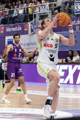 Barmer 2. Basketball Bundesliga ProA, BG Goettingen vs. BBC Bayreuth, Sparkassen-Arena Goettingen; 11.04.2026 ProA, Goettingen, Germany - 11.04.2026: Lenny Liedtke (BBC Bayreuth, 55) beim Korbwurf, Barmer ProA 2. Basketball Bundesliga, Spiel der BG Goettingen vs. BBC Bayreuth, Sparkassen-Arena Goettingen Copyright: xBEAUTIFULxSPORTS Freudensteinx