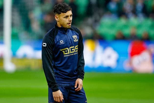 GRONINGEN , 11-04-2026 , Euroborg Stadium , season 2025 2026 , Dutch Eredivisie football . match between FC Groningen and Go Ahead Eagles, Picture shows Go Ahead Eagles player Dean James Groningen - Go Ahead Eagles  x202976657x Copyright: