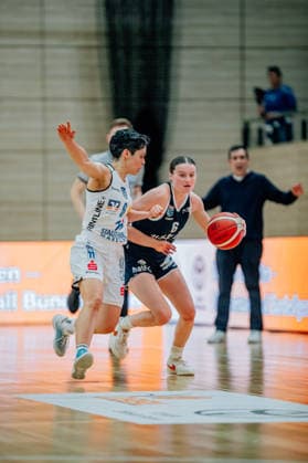 BB-1BL Damen Syntainics MBC Lions - BC Pharmaserv Marburg Nicole Brochlitz (GISA Lions MBC), Ana Raimundo (BC Pharmaserv Marburg) waehrend der Saison 2025-2026 im Halbfinale Playoff im Spiel 1 von 5 in der DBBL Toyota Bundesliga Syntainics MBC Lions und BC Pharmaserv Marburg in der SWH Arena am 11. April 2026 in Halle Saale, Sachsen Anhalt, Deutschland