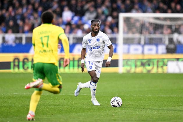 AJ Auxerre v FC Nantes - Ligue 1 McDonald s 2025 2026 14 Gideon MENSAH (aja) during the Ligue 1 McDonald s match between Auxerre and Nantes at Stade Abbe Deschamps on April 11, 2026 in Auxerre, France. Auxerre France  Copyright: xFEPx 776348346