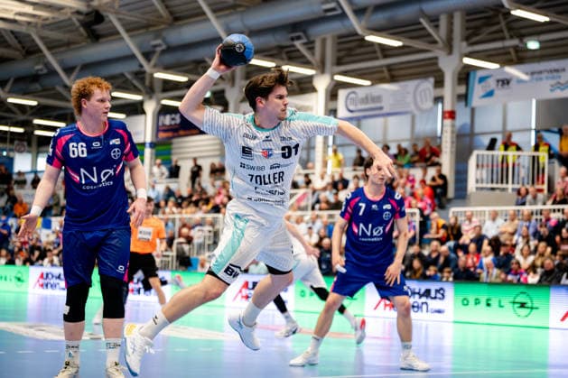 Dormagen, 11.04.2026, Handball, Herren, 2. Bundesliga, 27. Spieltag, 2025 2026: TSV Bayer Dormagen SG BBM Bietigheim Alexander Pfeifer (SG BBM Bietigheim, 31) beim Torwurf Dormagen TSV Bayer Sportcenter NRW Germany