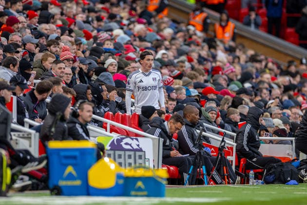 Football - FA Premier League - Liverpool FC v Fulham FC LIVERPOOL, ENGLAND - Saturday, April 11, 2026: Former Liverpool and current Fulham player Harry Wilson is substituted off during the FA Premier League match between Liverpool FC and Fulham FC at Anfield. (Photo by David Rawcliffe Propaganda) LIVERPOOL Anfield MERSEYSIDE ENGLAND  Copyright: xDavidxRawcliffex P2026-04-11-Liverpool_Fulham-95
