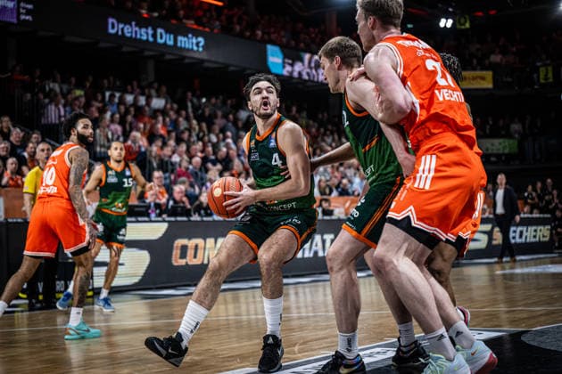 1. Basketball Bundesliga, easyCredit BBL, Saison 2025 2026, Herren, Hauptrunde, 29. Spieltag, 11.04.2026, RASTA Vechta - Gladiators Trier Clay Guillozet ( 4 - VET-CONCEPT Gladiators Trier) in Aktion Vechta RASTA Dome Niedersachsen Deutschland