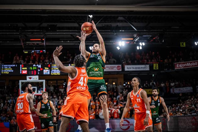 1. Basketball Bundesliga, easyCredit BBL, Saison 2025 2026, Herren, Hauptrunde, 29. Spieltag, 11.04.2026, RASTA Vechta - Gladiators Trier Jordan Roland ( 15 - VET-CONCEPT Gladiators Trier) beim Jumpshot Vechta RASTA Dome Niedersachsen Deutschland