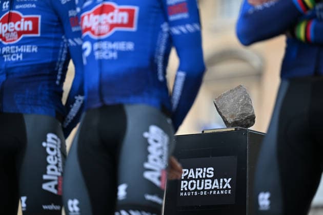 Paris-Roubaix Team Presentation The famous cobblestone, trophy of Paris-Roubaix, is displayed during the team presentation of Paris-Roubaix 2026 (1.UWT - 123rd edition) in Compiegne, France, on April 11, 2026. Compiegne France  Copyright: xGautierxDemouveauxx originalFilename:demouveaux-notitle260411_nppqJ.jpg