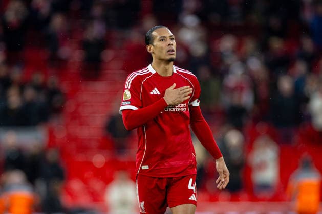 Football - FA Premier League - Liverpool FC v Fulham FC LIVERPOOL, ENGLAND - Saturday, April 11, 2026: Liverpool s captain Virgil van Dijk touches the badge in celebration after the FA Premier League match between Liverpool FC and Fulham FC at Anfield. The game ended 2-0. (Photo by David Rawcliffe Propaganda) LIVERPOOL Anfield MERSEYSIDE ENGLAND  Copyright: xDavidxRawcliffex P2026-04-11-Liverpool_Fulham-109