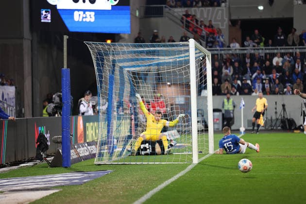 11.04.2026, xrekx, Fussball 2.Bundesliga, SV Darmstadt 98 - Hannover 96 v.l. Benedikt Pichler (Hannover 96) Marcel Schuhen (SV Darmstadt 98) Fabian Nürnberger Nuernberger (SV Darmstadt 98) Zweikampf, Aktion, action, battle for the ball (DFL DFB REGULATIONS PROHIBIT ANY USE OF PHOTOGRAPHS as IMAGE SEQUENCES and or QUASI-VIDEO) Darmstadt